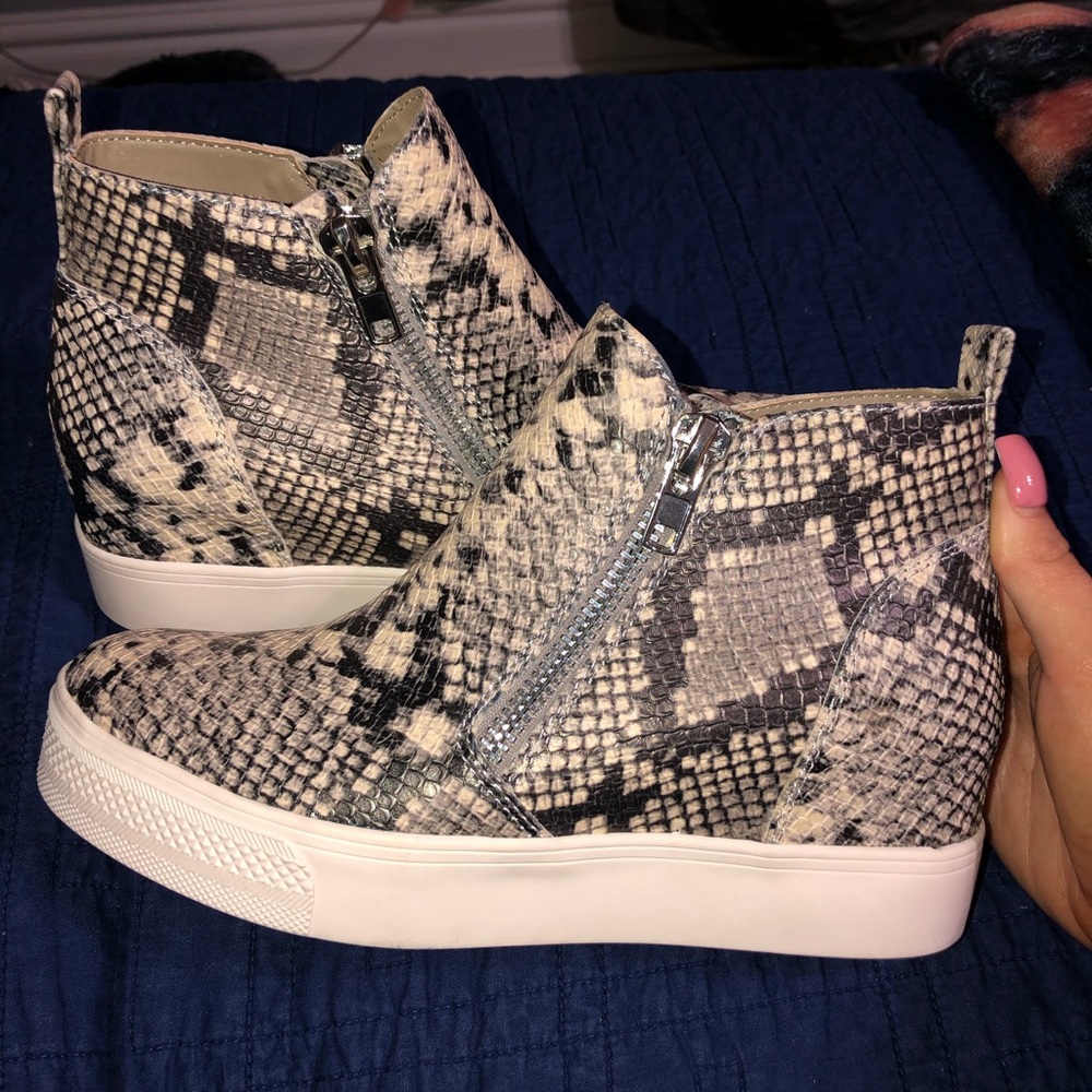 Steve Madden wedgie sneaker